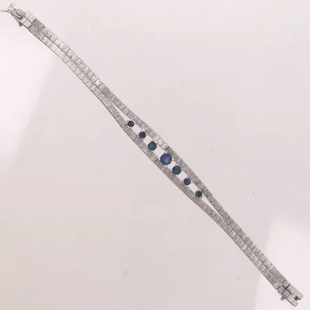 Armband med blå stenar, längd 18cm, bredd 6,6-10,7mm, silver 925/1000 Vikt: 15,9 g