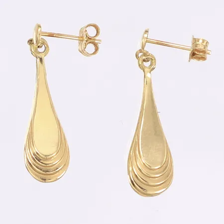 Ett par örhängen droppformade, längd 17mm, bredd 8mm, 18K Vikt: 1,9 g