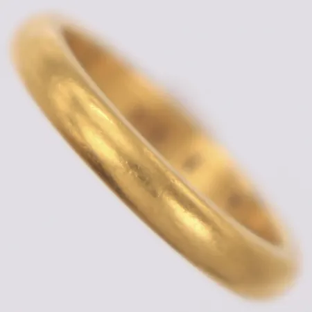 Ring stl 17¼, bredd 3mm, gravyr, 23K Vikt: 6,3 g