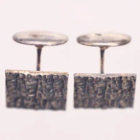 Ett par manschettknappar med abstrakt mönster, 19,2x19,2mm, Finland, silver 830/100 Vikt: 17,3 g