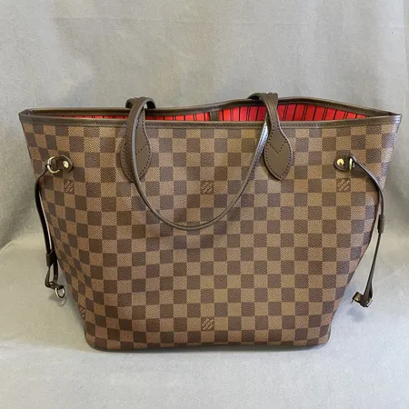 Väska, Louis Vuitton, Neverfull MM Damier Ebene, modellnr N41358, ca 32x28x18cm canvas, rödrandigt innerfoder, detaljer i gulmetall, tillhörande clutch, dustbag, kvitto 