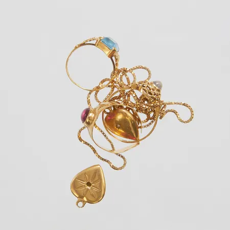 Diverse guld, defekta, skadade stenar, 18K Vikt: 11,8 g