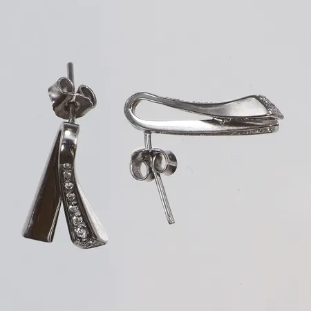 Ett par örhängen med diamanter totalt 0,14ct,  20x18mm, vitguld, 18K Vikt: 4,6 g
