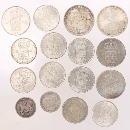 16 Mynt, olika modeller och årtal, silver 400/1000 Vikt: 245,2 g