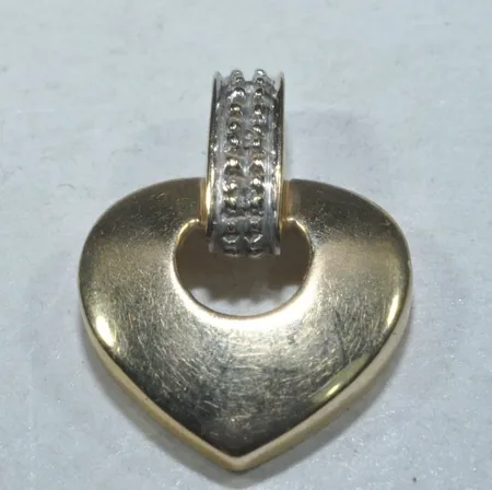Hänge hjärta med diamanter 0,01ct st, L15mm Bredd 12 mm, 18K Vikt: 1,3 g