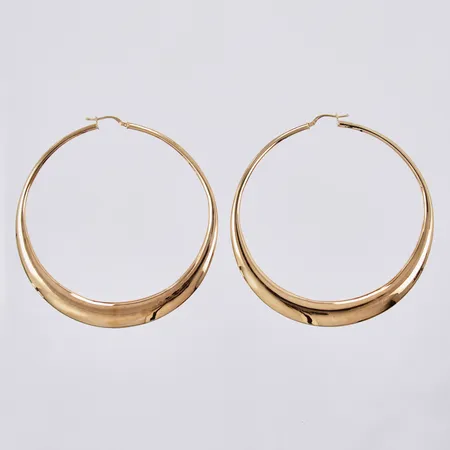 Ett par örhängen, Ø ca 8cm, bredd: ca 2-10mm, 18K  Vikt: 9,2 g