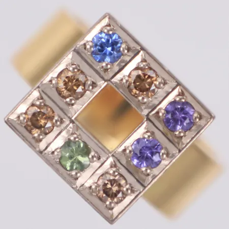 Ring med ljusbruna diamanter 4xca0,07ct och färgstenar, stl 17½, bredd 6,6-12,7mm, Sandberg, fattning i borstat vitguld, 18K  Vikt: 14,1 g
