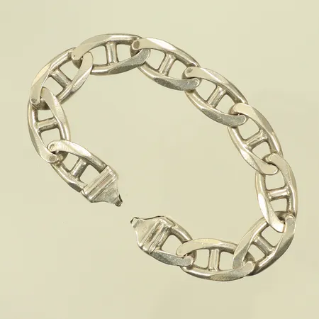 Armband, längd 20cm, bredd 13mm, saknar lås, silver 925/1000, 41,3g Vikt: 41,3 g