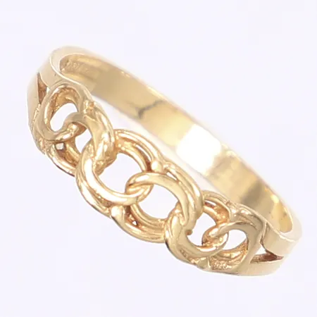 Ring, Bismarck, stl 19, bredd 2-5mm, något ojämn, 18K Vikt: 2,3 g
