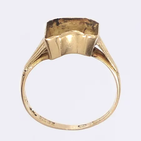 Diverse defekt guld 18K Vikt: 2,4 g