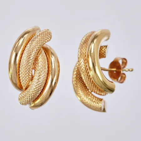 Ett par örhängen, längd: ca 2cm, bredd: ca 12mm, 18K Vikt: 4 g
