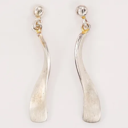 Ett par örhängen, längd 31mm, bredd 5mm, GHA, 925/1000 silver  Vikt: 3 g