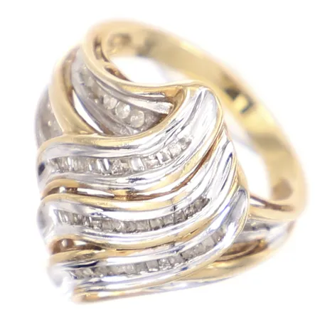 Ring med diamanter totalt ca 0,30ctv, stl 17¼, bredd 2-20mm, tillv. JB DM, 10K Vikt: 6,6 g