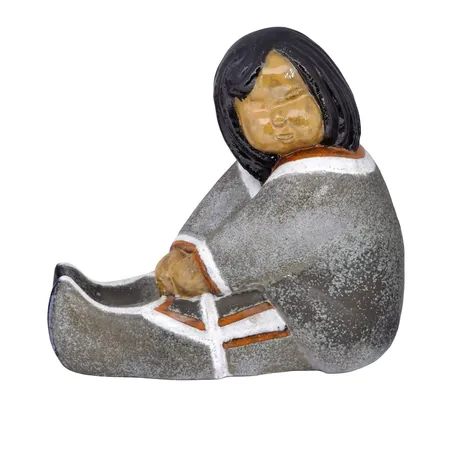 Figurin "Eskimå", Vicke Lindstrand, keramik/stengods, Upsala Ekeby, höjd 21,5 cm, längd 23 cm, ingen synbar märkning undertill, fint skick, vikt omkring 2700 gram Skickas med paket.