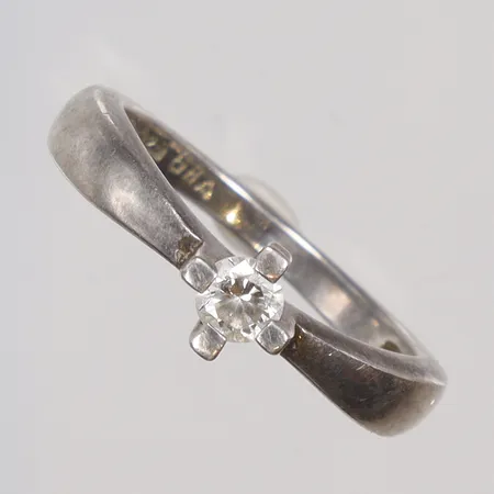 Ring med vit sten stl 18 bredd 2-6mm GHA silver 925/1000 Vikt: 3,3 g