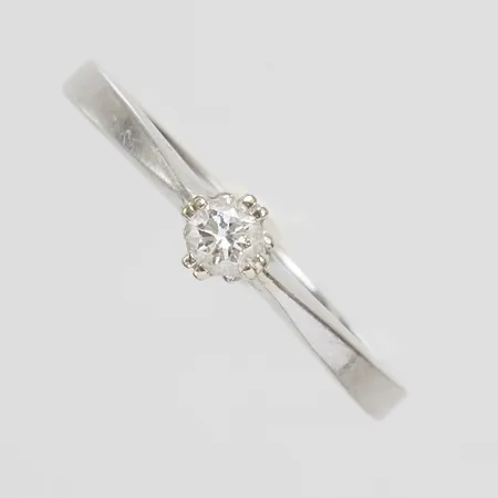 Ring, briljantslipad diamant 1 x ca 0,10ct, stl 16, bredd 2-4mm, vitguld, GHA, behov av omrodering, 18K Vikt: 2,5 g