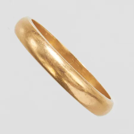 Ring slät, stl 19, bredd 3,5mm, repig, 18K Vikt: 3,8 g