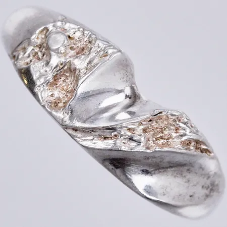 Ring, stl: 18 ¼, bredd ca 3-7mm,  stämplad 925/1000 silver Vikt: 2,7 g