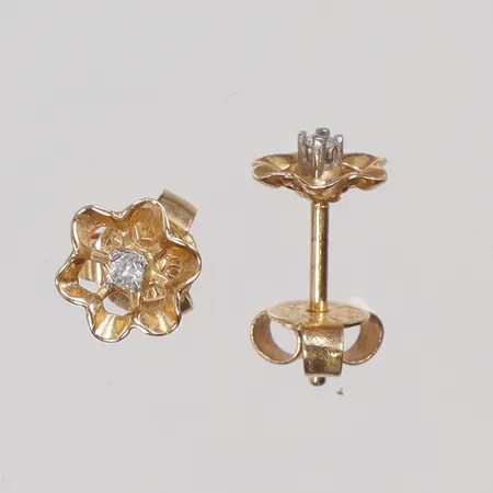 Ett par örhängen med vita stenar, 11x5mm, (ALTON) Falköping, 18K Vikt: 1,1 g