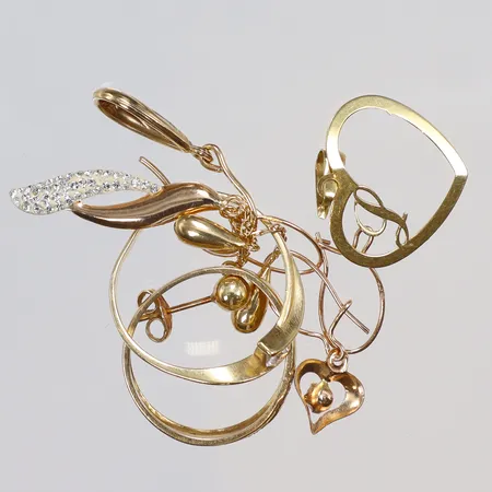 Diverse guld, saknar stenar, buckligt, defekt, 18K  Vikt: 5,7 g