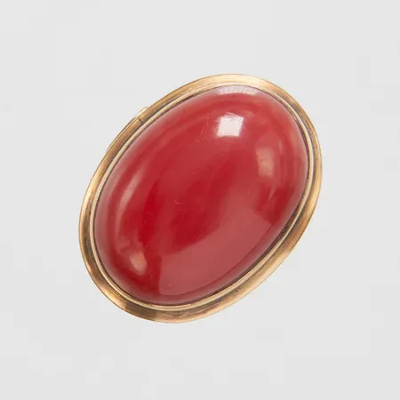 Ring, korall, ca 23x16mm, stl 17½, bredd 3-26mm, 14K, bruttovikt: 11,9g.
