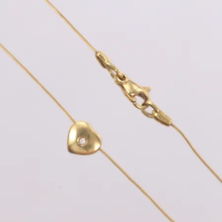 Collier med integrerat hänge, längd 41cm, bredd 0,5-6,7mm, bucklor, 18K  Vikt: 2,8 g