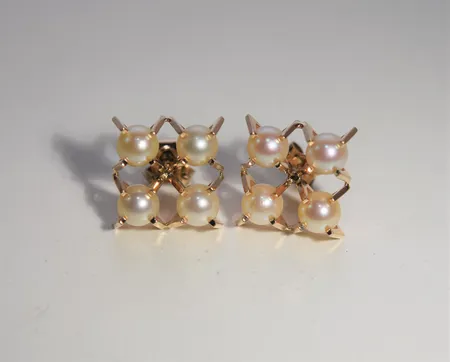 Örhängen , med pärlor , 14k Vikt: 5,5 g