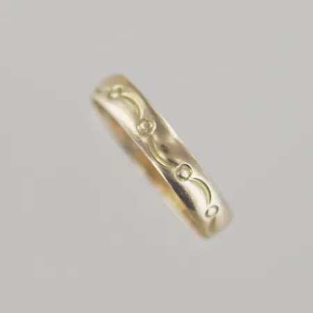 Ring med diamanter 2 x 0,01ct, 1 saknas, Ø 16½ mm, graverad, 18K Vikt: 1,5 g
