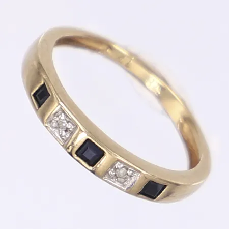 Ring med blåa och vita stenar, stl 16¾, bredd 2-3mm, 9K Vikt: 1,2 g