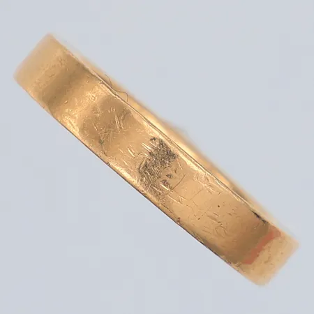 Ring, slät, stl 17, gravyr, 18K Vikt: 8 g