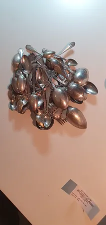 43 skedar, 1 gaffel silver 800/1000  Vikt: 786 g