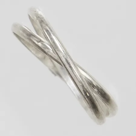 Ring, stl 16½, bredd 2,2mm, 925/1000 silver Vikt: 1 g