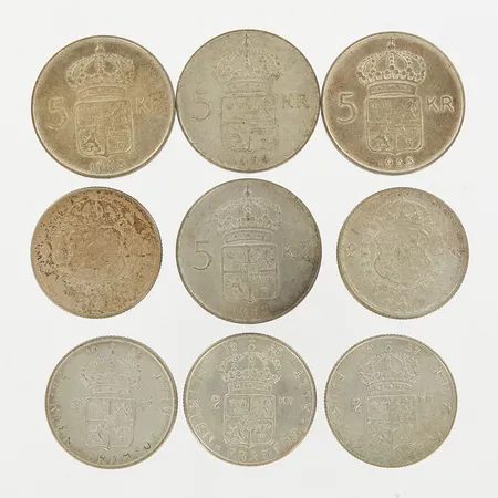 Fem 2-kronor, Ø31mm, fyra 5-kronor, Ø34mm, silver 400/1000 Vikt: 142,1 g