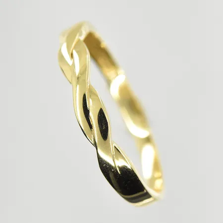 Ring, Guldfynd, stl 20, bredd 2-3 mm, 18K. Vikt: 2,1 g