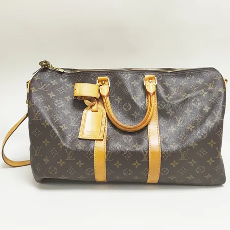 Väska, Louis Vuitton, Keepall 45, Monogram canvas, serienummer: TH0977, mått ca 45 x 32 x 20cm, axelrem samt övriga läderdetaljer med lösa sömmar/slitage, färgbortfall på metallbeslag, mindre fläckar invändigt, dustbag, äkthetsintyg från The Vintage Boutique 