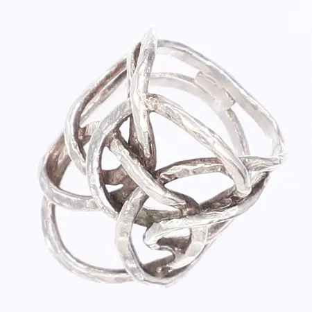 Ring med genombruten dekor, stl 16, Israel, silver 925/1000 Vikt: 6,9 g