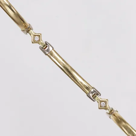 Armband, halvstelt, vita stenar, 16cm, bredd 4,3-5,8mm, 14K  Vikt: 7,9 g