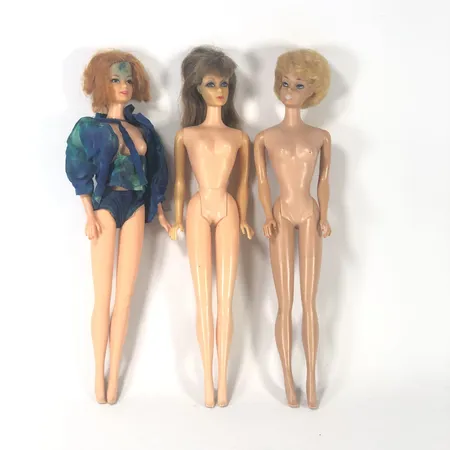 3 Barbiedockor, 1960-tal, Mattel, slitage, höjd ca 30cm Skickas med paket.