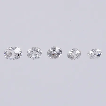 Lösa diamanter ca 5st, 1xca0,14ct, 2xca0,08ct, 2xca0,06ct, TW (G)-äldre slipning på alla, naggad gördel  Vikt: 0 g