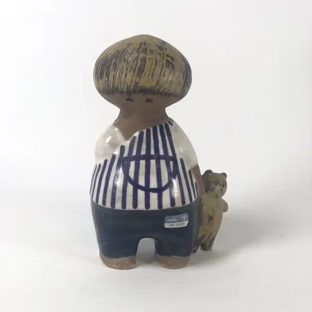 Figurin, Lisa Larson, "Malin", ur serien "Larsons ungar", Gustavsberg 1962-1979, stämplad Malin, Gustavsberg B och etikettmärkt, höjd 18cm Skickas med postpaket.