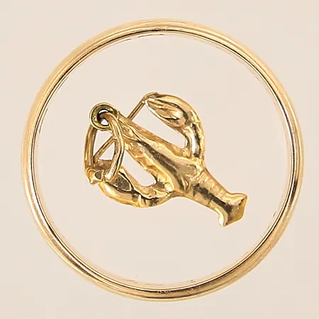 Guldsmycken, bucklor, gravyrer, 18K  Vikt: 6,1 g