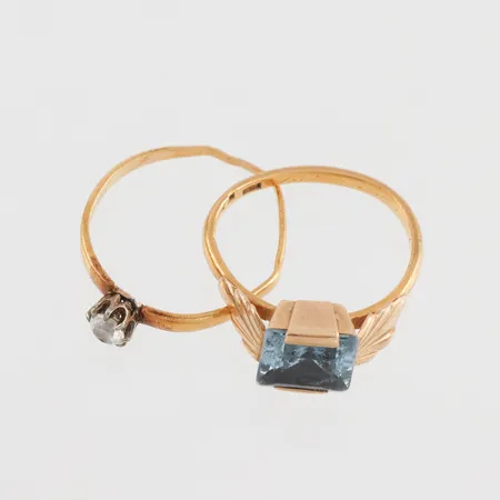 Trasigt guld med stenar, 23k. Vikt: 4,7 g