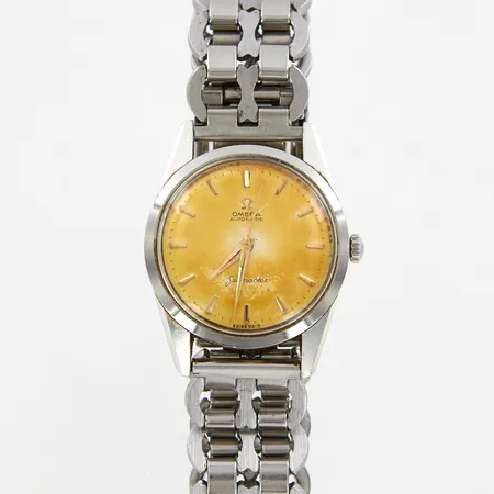 Herrur Omega Seamaster, automatisk,  Ø34mm,, stållänk ej original, innermått 19,5cm, bredd: 20mm,  slitage på urtavla, spricka i plastglas, lös krona, hack på bakboett, ej öppnad