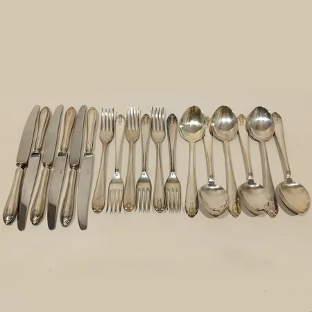 Sex efterrättsgafflar, längd 14,5cm, sex efterrättsskedar, längd 15cm, sex efterrättsknivar, längd 17cm, blad i rostfritt stål,  modell Vasa, GAB, silver bruttovikt: 531,2g 