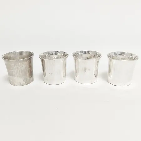 Fyra Whiskybägare, Scandia Classic collection, höjd 5cm, Ø 45-55mm, silverpläterade, förgylld insida, originalbox.  Vikt: 0 g