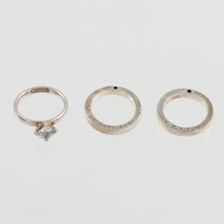 Ring + 2 st hängen, silver. Vikt: 13 g