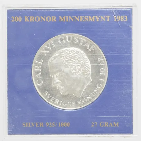 Minnesmynt, 200 kronor, Carl XVI Sveriges konung i 10 år, Ø36mm, 1983, skadat plastetui, 925/1000 Vikt: 27 g