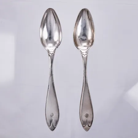 2 Skedar graverad, längd ca 18,6-18,7cm, buckliga, AB otydliga stämplar år 1809, silver Vikt: 70,6 g