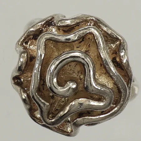 Ring, stl 18¼, bredd 4-20mm, 925/1000 silver  Vikt: 11 g