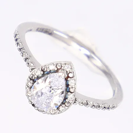 Ring med slipade vita stenar, stl 17, bredd 1-9mm, Guldfynd/GHA, silver 925/1000 Vikt: 1,8 g